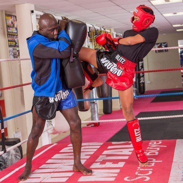Blitz Thaiboxningsshorts Kids svart rod 3