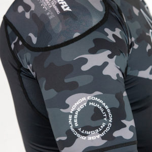Hyperfly x One FC Rashguard Short Sleeve black camo 4