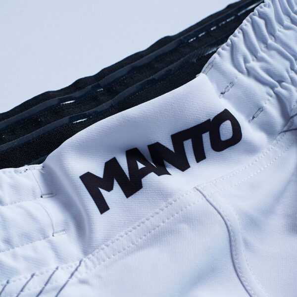 Manto Shorts Flow white 3